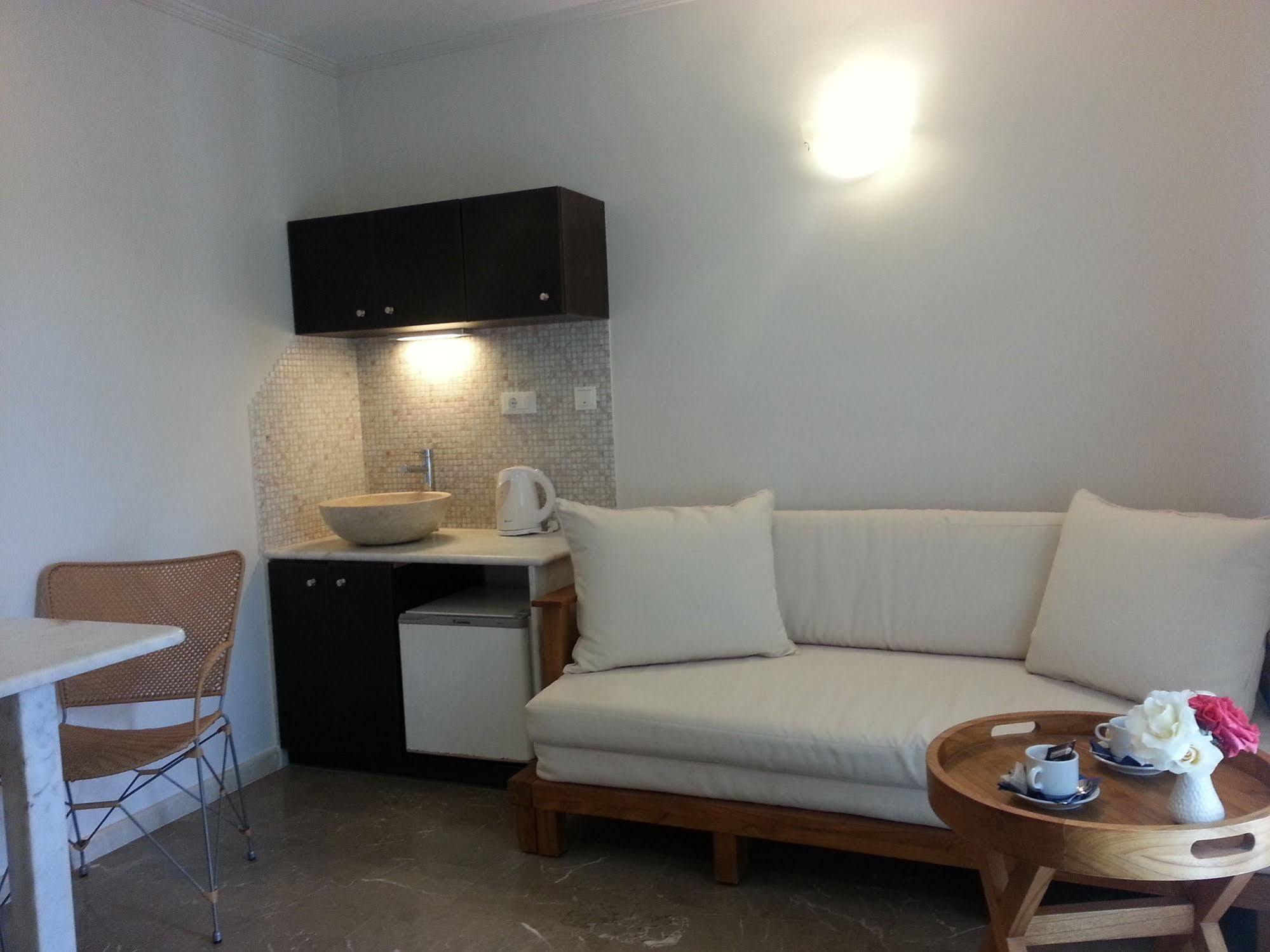 Ionian Princess Suites Hotel Acharavi  Exterior foto